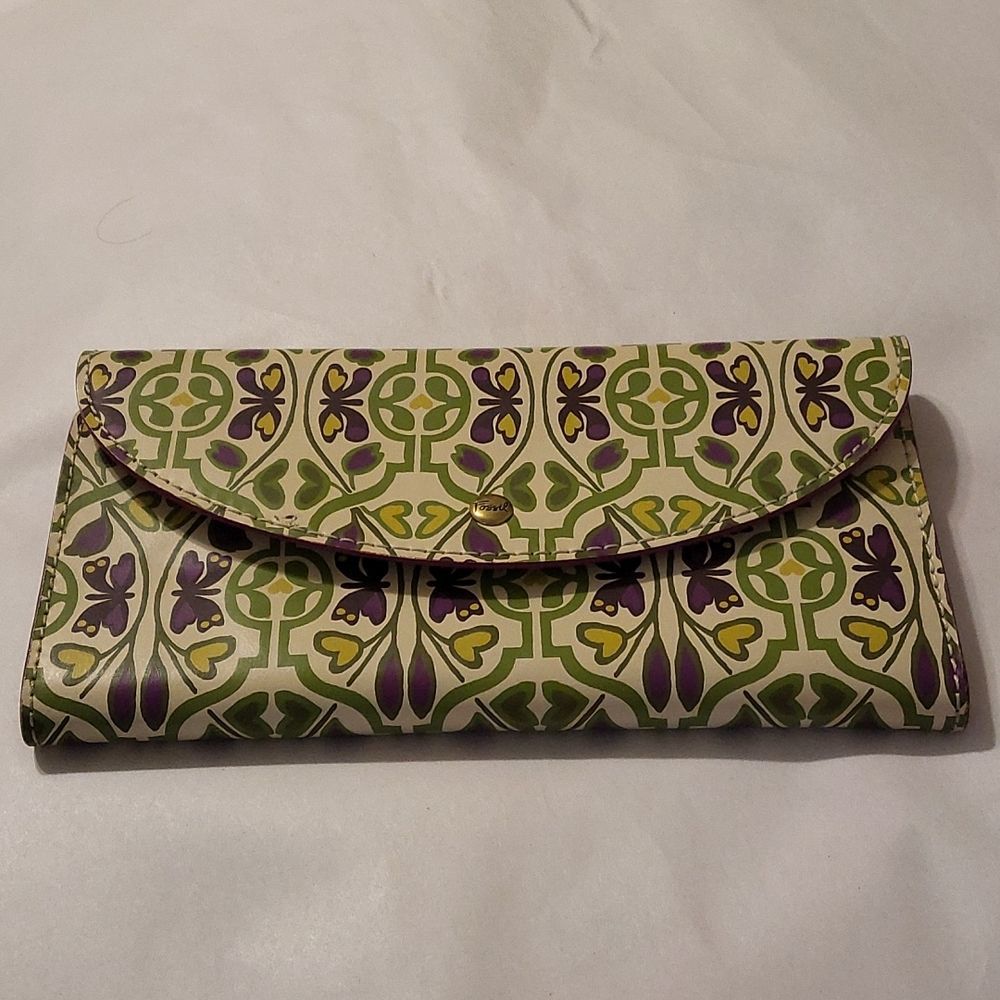 Fossil passport wallet